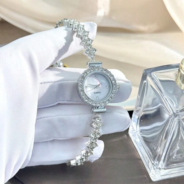 Women's New Casual Fashion Bracelet Watch - Image 5