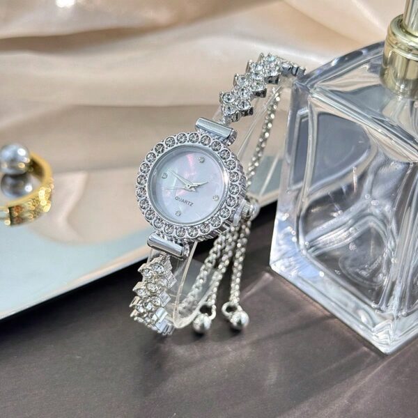 Women's New Casual Fashion Bracelet Watch - Image 4