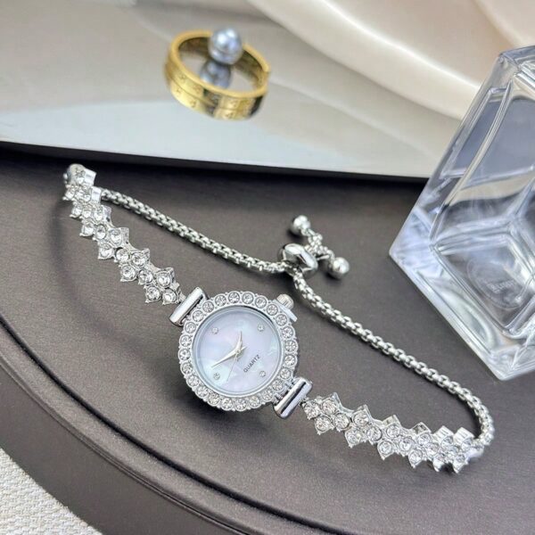 Women's New Casual Fashion Bracelet Watch - Image 2