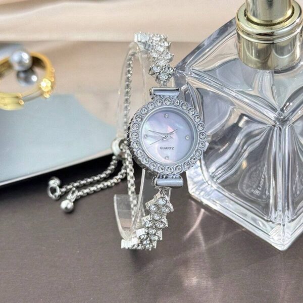 Women's New Casual Fashion Bracelet Watch